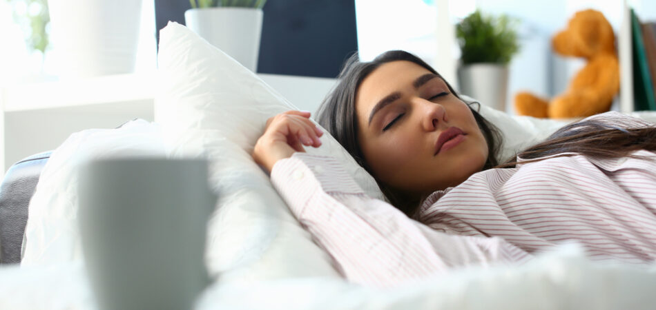 Beautiful,indian,woman,peacefully,lying,in,bed,sleeping,early,morning